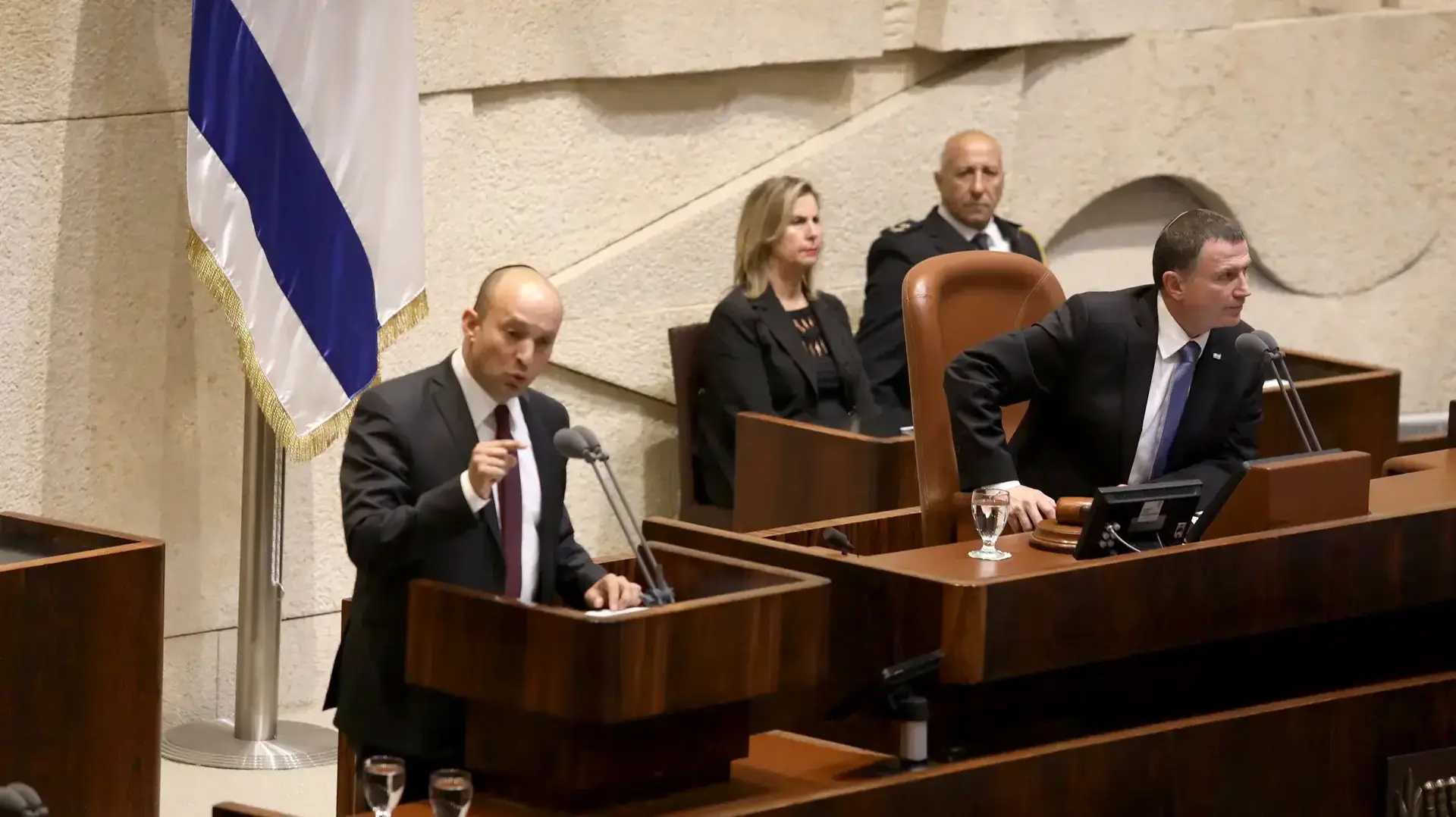 שר החינוך נפתלי בנט במליאת הכנסת המיוחדת לזכר יצחק רבין, ירושלים 13 בנובמבר 2016
