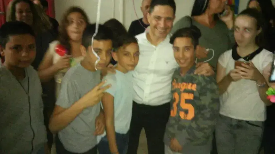 רוביק דנילוביץ' בבת המצווה של ירין במתנ"ס כיוונים בבאר שבע, 13 בנובמבר 2016 רוביק דנילוביץ' בבת המצווה של ירין במתנ"ס כיוונים בבאר שבע, 13 בנובמבר 2016