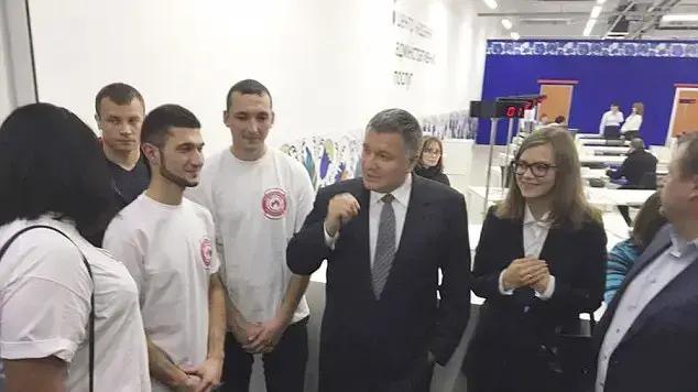 סגנית שר הפנים אנסטסיה דיווה ושר הפנים ארסן אבקוב סגנית שר הפנים אנסטסיה דיווה ושר הפנים ארסן אבקוב