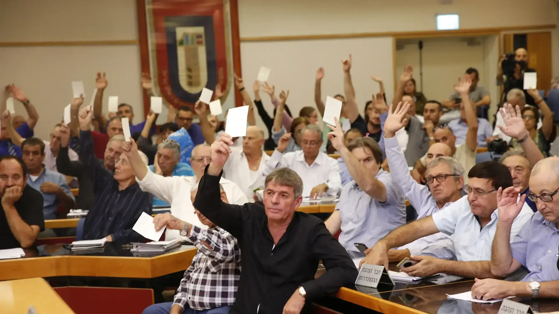 ישיבה של הסתדרות העובדים במחאה על ביטול הביטוחים הסיעודיים הקולקטיביים. 15 בנובמבר 2016 ישיבה של הסתדרות העובדים במחאה על ביטול הביטוחים הסיעודיים הקולקטיביים. 15 בנובמבר 2016