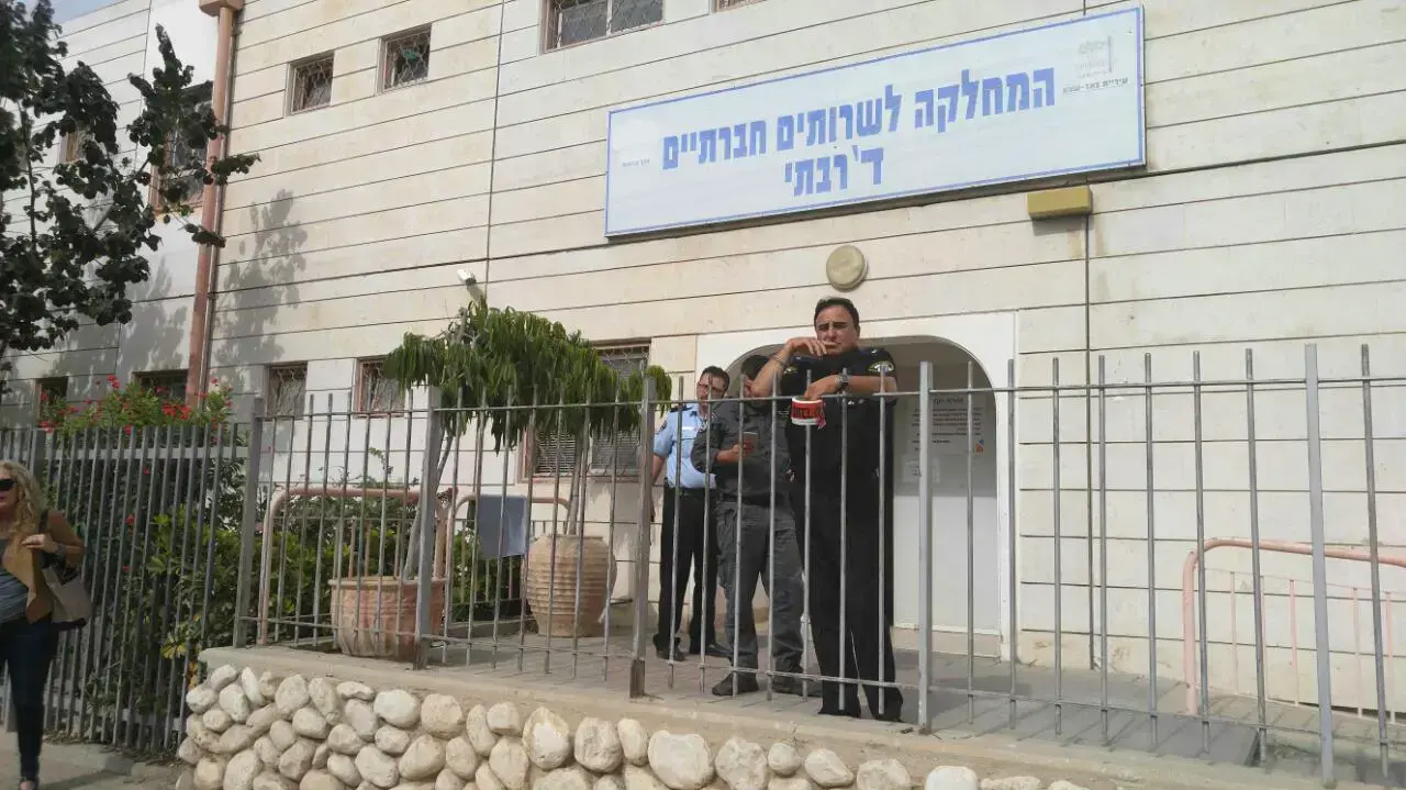 פועל בניין נהרג ממשקולת שנפלה על ראשו בפיר מעלית, באר שבע. נובמבר 2016 פועל בניין נהרג ממשקולת שנפלה על ראשו בפיר מעלית, באר שבע. נובמבר 2016
