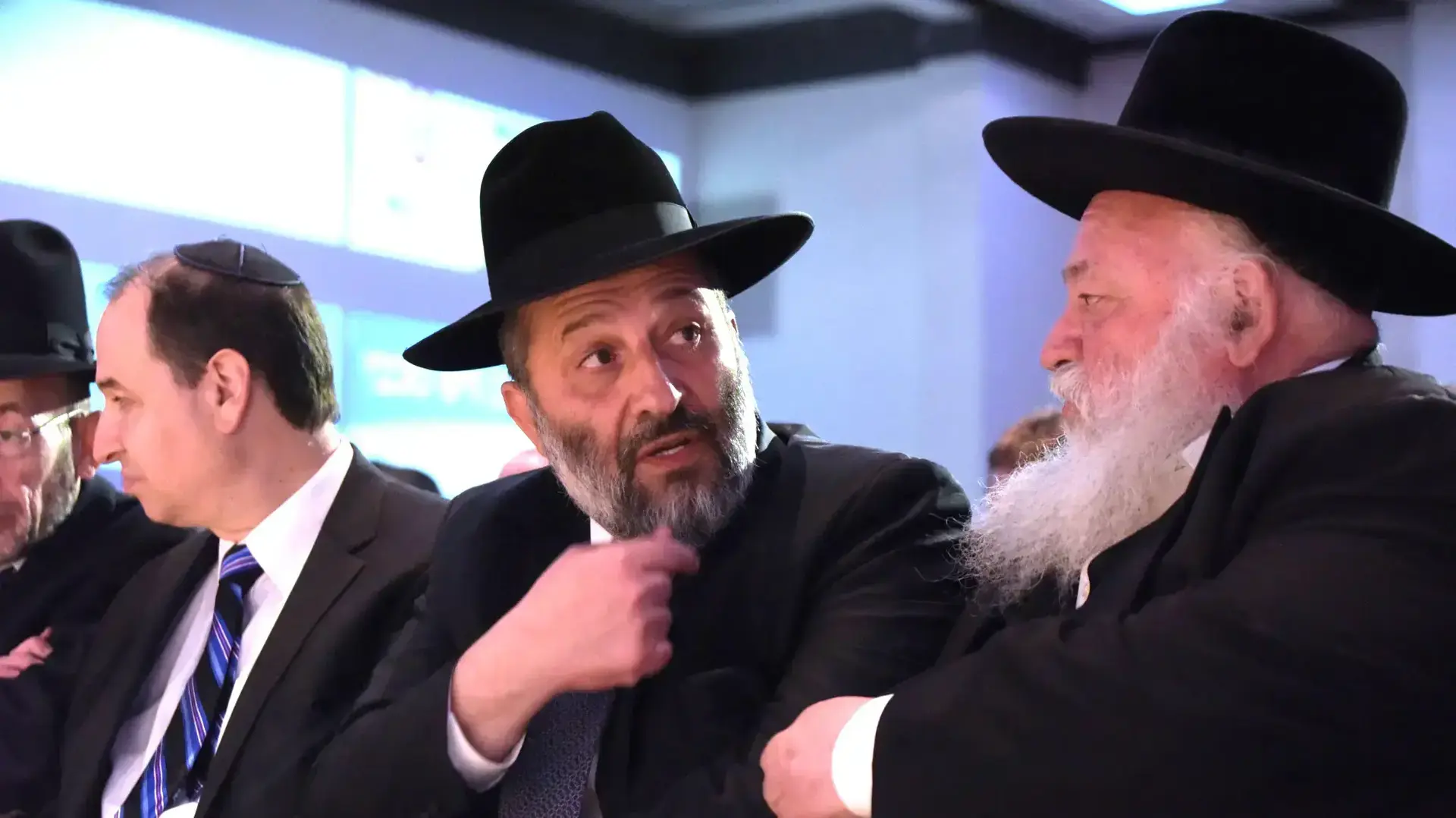 שר הפנים אריה דרעי בוועידת המודיע בנושא כלכלה ועסקים, 20 בנובמבר 2016 שר הפנים אריה דרעי בוועידת המודיע בנושא כלכלה ועסקים, 20 בנובמבר 2016