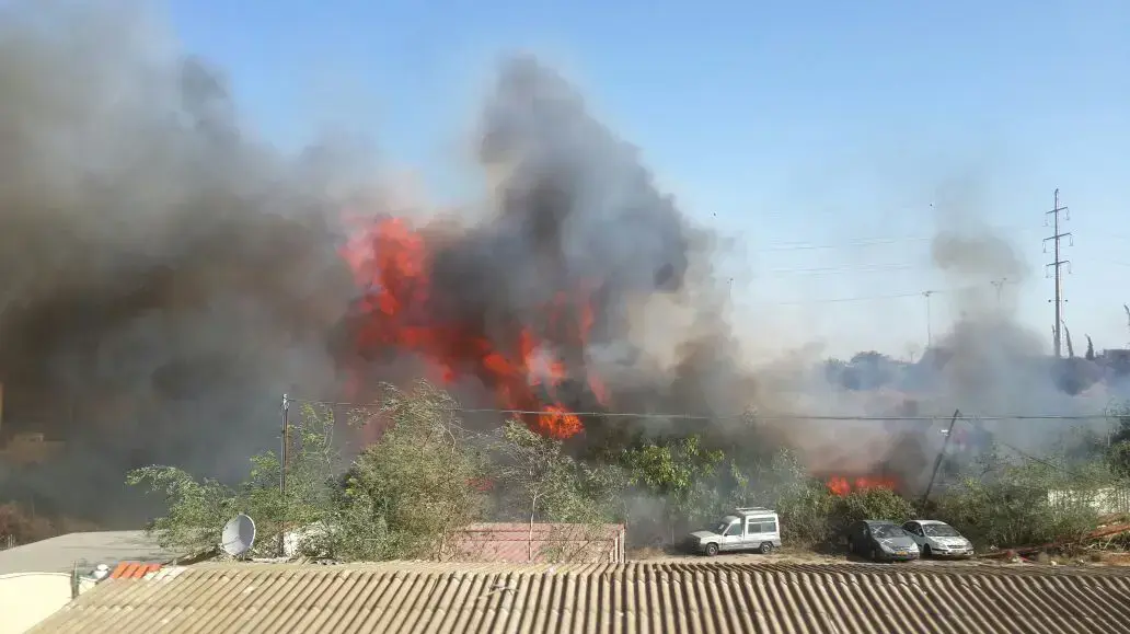 שריפה ברחוב החלוץ בחיפה, 24 בנובמבר 2016 שריפה ברחוב החלוץ בחיפה, 24 בנובמבר 2016