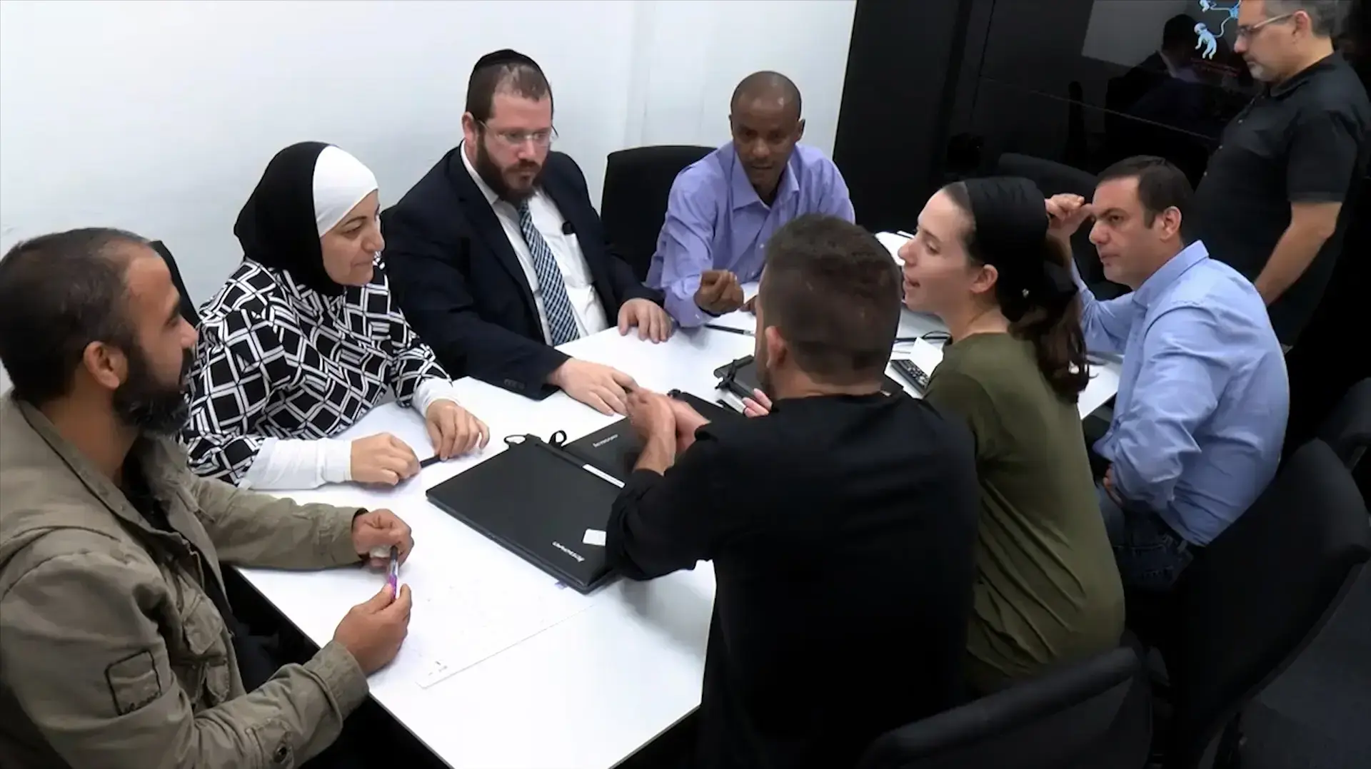 ישראלים משתתפים בניסוי בקרייה האקדמית אונו, נובמבר 2016 ישראלים משתתפים בניסוי בקרייה האקדמית אונו, נובמבר 2016