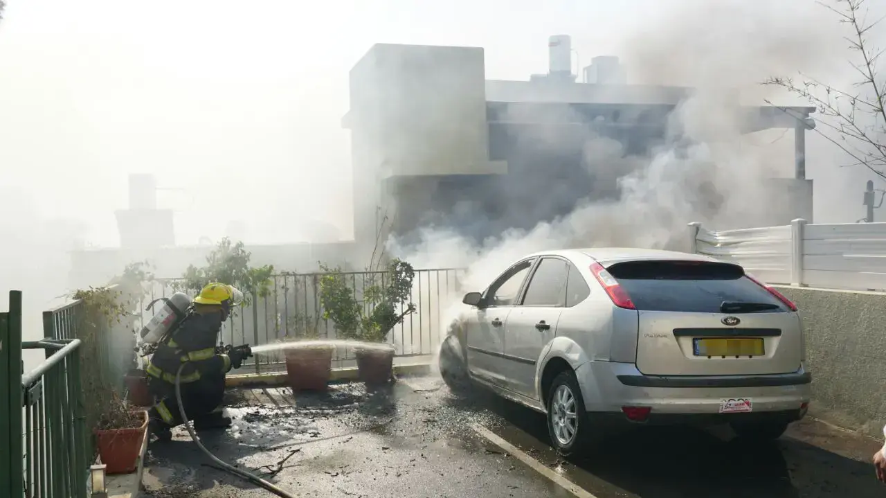 זירת שריפה בחיפה, 24 בנובמבר 2016 זירת שריפה בחיפה, 24 בנובמבר 2016