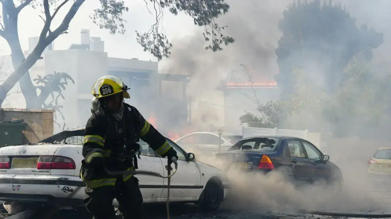 זירת שריפה בחיפה, 24 בנובמבר 2016 זירת שריפה בחיפה, 24 בנובמבר 2016