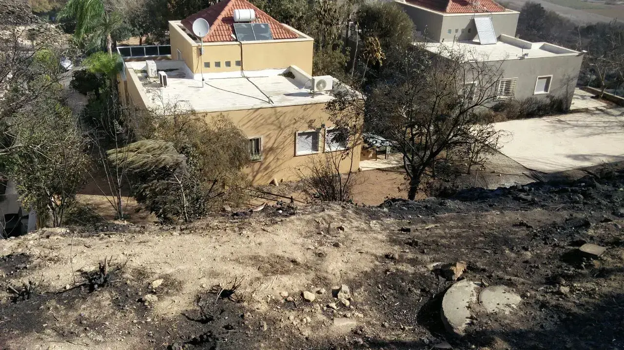 בית משפחת אלדר אחרי השריפה בזכרון יעקב, 24 בנובמבר 2016 בית משפחת אלדר אחרי השריפה בזכרון יעקב, 24 בנובמבר 2016
