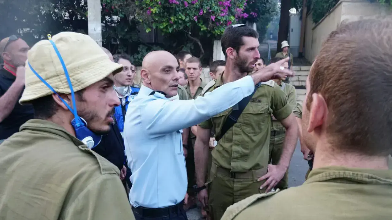 חיילי מילואים שגוייסו למאמץ כיבוי השריפה בחיפה, 24 בנובמבר 2016 חיילי מילואים שגוייסו למאמץ כיבוי השריפה בחיפה, 24 בנובמבר 2016