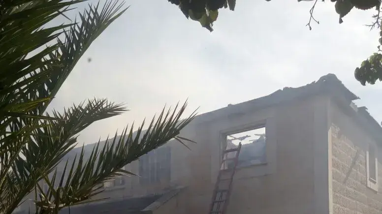 בית משפחת סרוסי אחרי השריפה בטלמון, 24 בנובמבר 2016 בית משפחת סרוסי אחרי השריפה בטלמון, 24 בנובמבר 2016