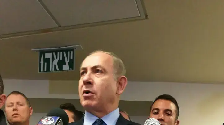 ראש הממשלה בנימין נתניהו במוקדי השריפה בחיפה. נובמבר 2016 ראש הממשלה בנימין נתניהו במוקדי השריפה בחיפה. נובמבר 2016