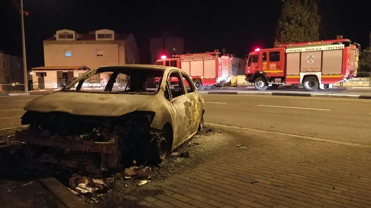 רכב שרוף בשריפה בחיפה. נובמבר 2016 רכב שרוף בשריפה בחיפה. נובמבר 2016