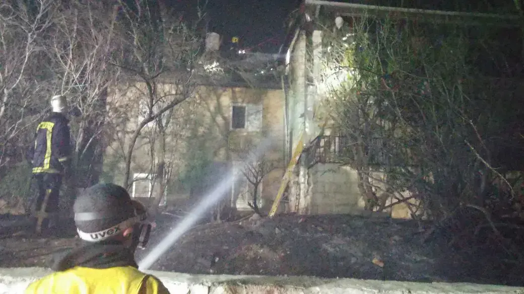 שריפה בבית מאיר ליד בית שמש 25 נובמבר 2016 שריפה בבית מאיר ליד בית שמש 25 נובמבר 2016
