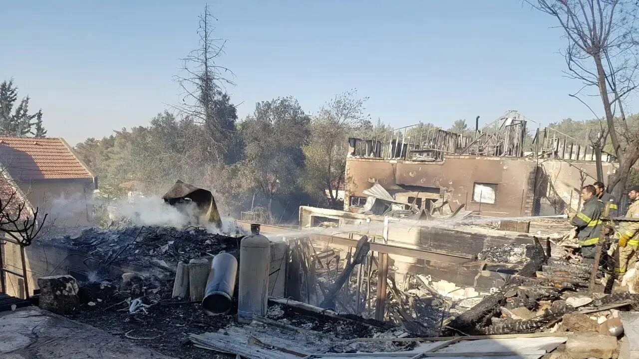 נזקי השריפה בהתנחלות חלמיש שבבנימין, 26 נובמבר 2016. נזקי השריפה בהתנחלות חלמיש שבבנימין, 26 נובמבר 2016.