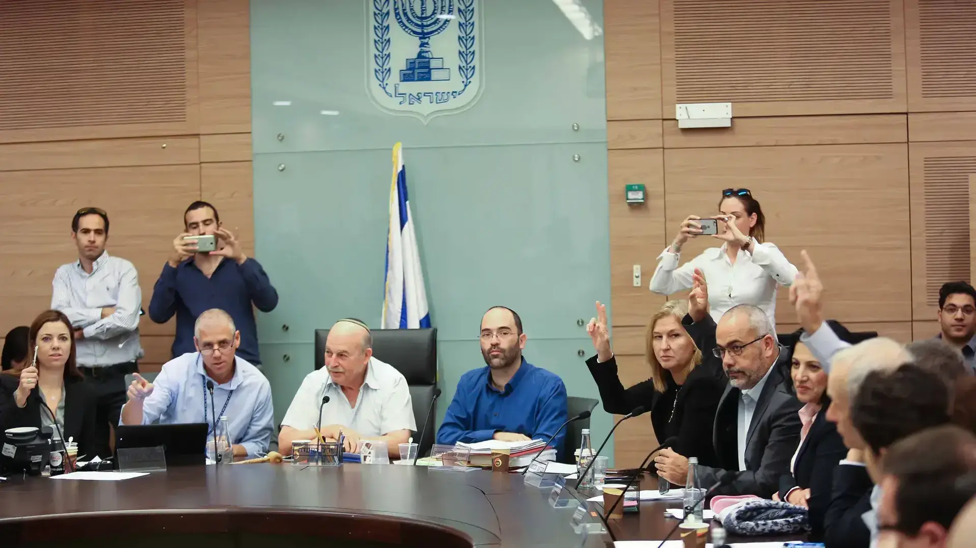 וועדה משותפת לוועדת חוקה וועדת חוץ וביטחון בדיון בהצעות חוק ההסדרה, כנסת. נובמבר 2016 וועדה משותפת לוועדת חוקה וועדת חוץ וביטחון בדיון בהצעות חוק ההסדרה, כנסת. נובמבר 2016