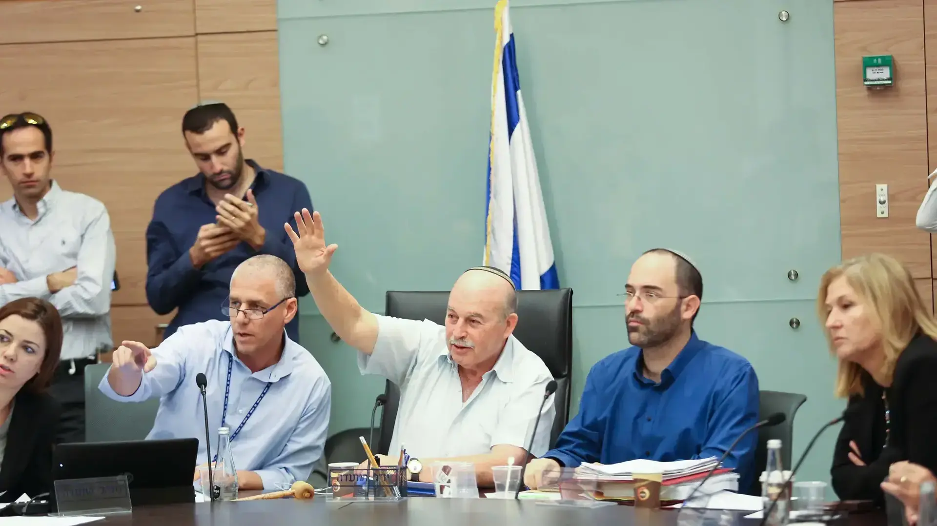 וועדה משותפת לוועדת חוקה וועדת חוץ וביטחון בדיון בהצעות חוק ההסדרה, כנסת. נובמבר 2016 וועדה משותפת לוועדת חוקה וועדת חוץ וביטחון בדיון בהצעות חוק ההסדרה, כנסת. נובמבר 2016