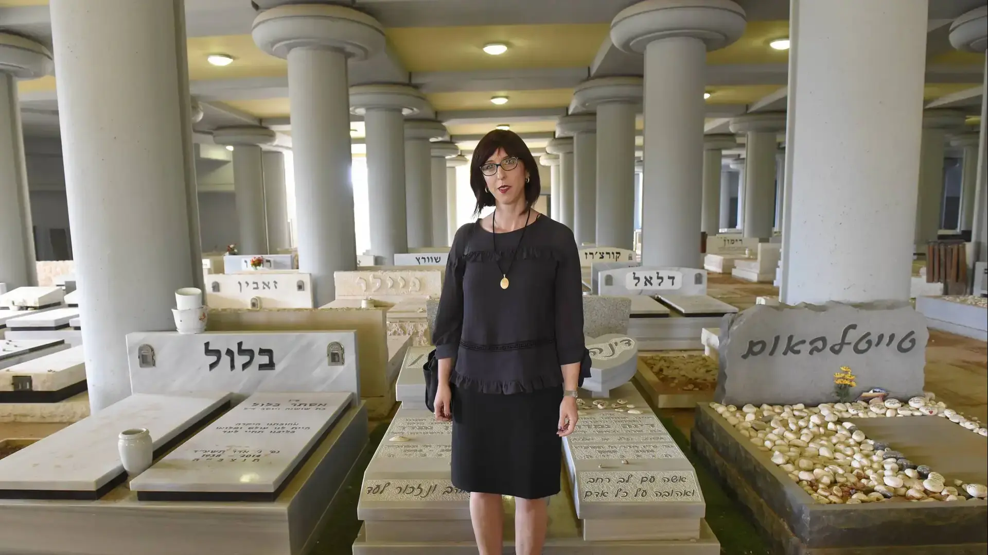 אורית מסמי, סמנכ"לית פורום חברות הקדישא, בבית עלמין ירקון, נובמבר 2016 אורית מסמי, סמנכ"לית פורום חברות הקדישא, בבית עלמין ירקון, נובמבר 2016