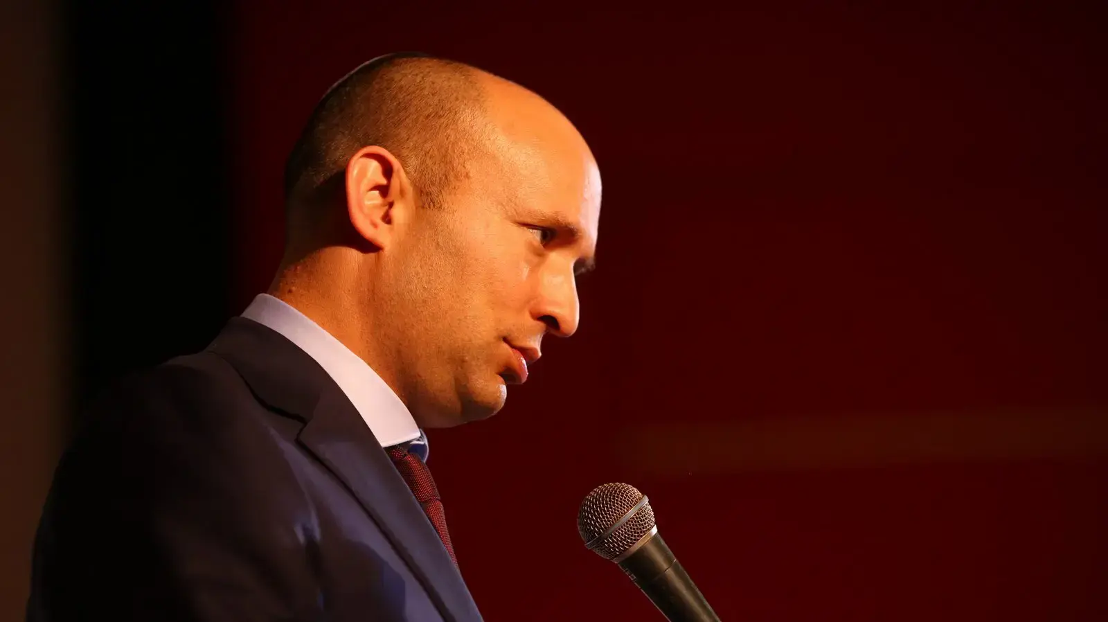 שר החינוך נפתלי בנט בכנס שדרות לחברה וכלכלה, סינמטק שדרות. נובמבר 2016 שר החינוך נפתלי בנט בכנס שדרות לחברה וכלכלה, סינמטק שדרות. נובמבר 2016