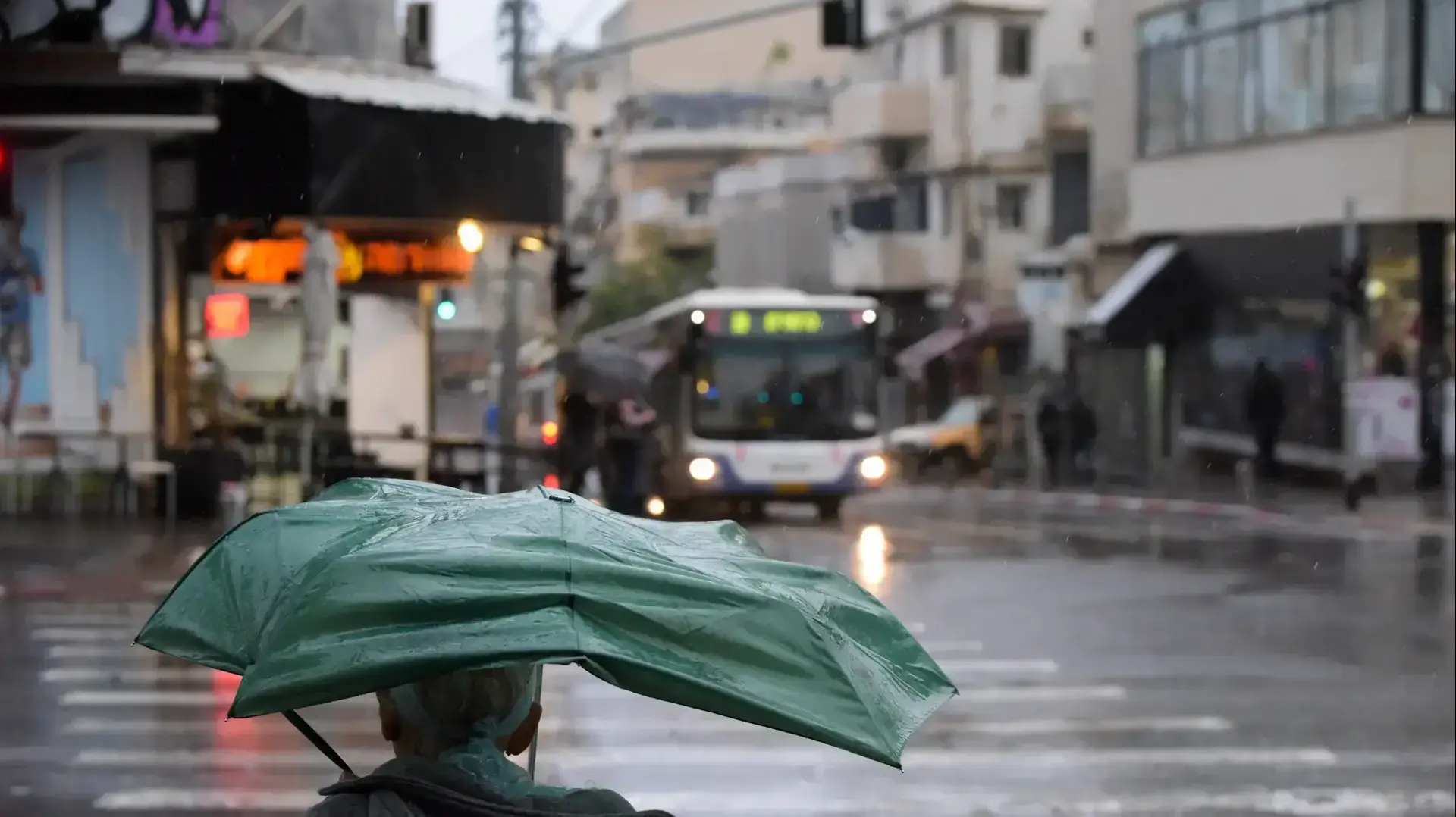 מזג אוויר חורפי בשוק הכרמל, תל אביב. דצמבר 2016 מזג אוויר חורפי בשוק הכרמל, תל אביב. דצמבר 2016