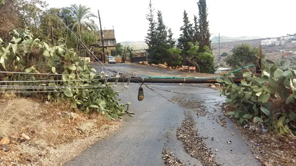 עמודי חשמל שקרסו באום אל-פחם בעקבות הסערה, דצמבר 2016 עמודי חשמל שקרסו באום אל-פחם בעקבות הסערה, דצמבר 2016