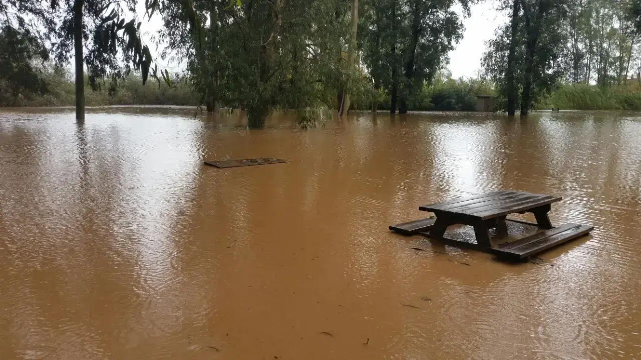 הצפה בגן לאומי מקורות הירקון שבאזור ראש העין, דצמבר 2016