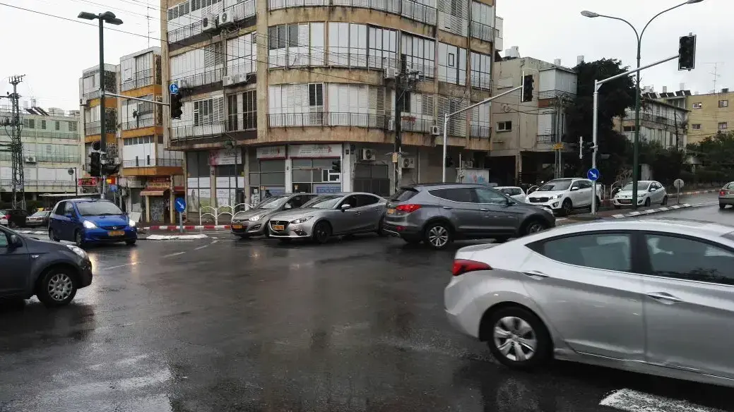 צומת הרא"ה שדרות ירושלים ברמת גן ללא רמזורים, 2 בדצמבר 2016 צומת הרא"ה שדרות ירושלים ברמת גן ללא רמזורים, 2 בדצמבר 2016