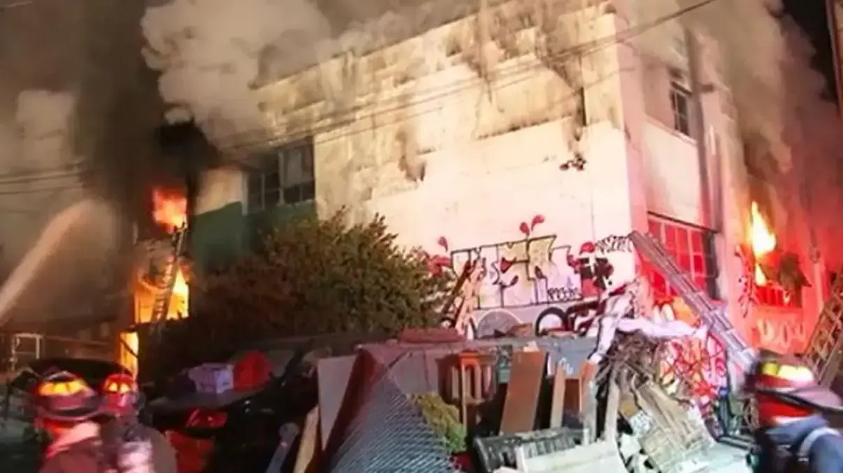 שריפה שפרצה במהלך מסיבה באוקלנד שבקליפורניה, ארצות הברית, נובמבר 2016 שריפה שפרצה במהלך מסיבה באוקלנד שבקליפורניה, ארצות הברית, נובמבר 2016