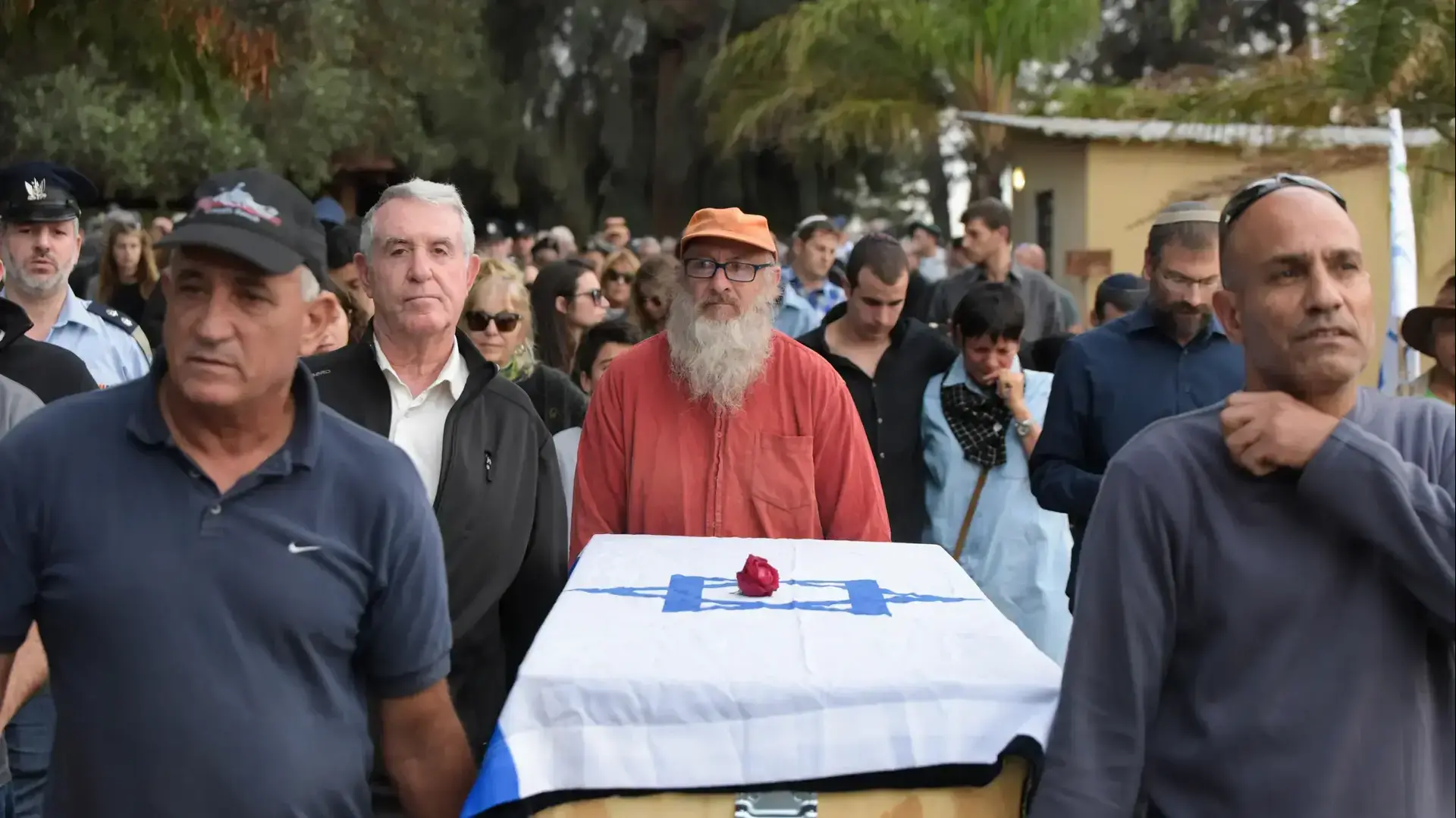 הלווייתו של רן פקר, תא"ל וטייס לשעבר בחיל האוויר בכפר ויתקין, 4 בדצמבר 2016 הלווייתו של רן פקר, תא"ל וטייס לשעבר בחיל האוויר בכפר ויתקין, 4 בדצמבר 2016