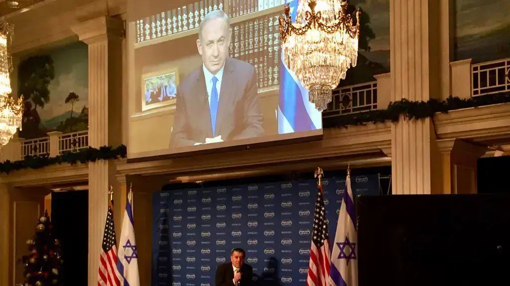 חיים סבן מראיין את ראש הממשלה בנימין נתניהו בפורום סבן בוושינגטון, 4 בדצמבר 2016 חיים סבן מראיין את ראש הממשלה בנימין נתניהו בפורום סבן בוושינגטון, 4 בדצמבר 2016
