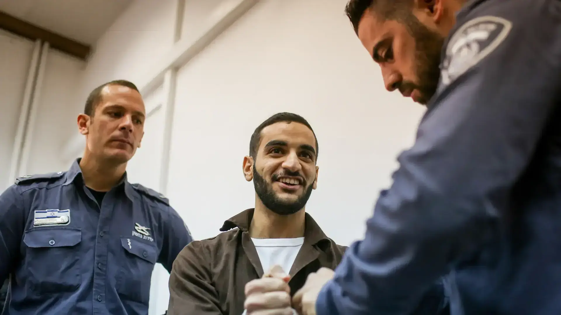 דיון בעבד אל עזיז מרעי שהואשם בסיוע ברציחתם של נחמיה לביא ואהרן בנט בפיגוע בסוכות של השנה שעברה, 6 בדצמבר 2016 דיון בעבד אל עזיז מרעי שהואשם בסיוע ברציחתם של נחמיה לביא ואהרן בנט בפיגוע בסוכות של השנה שעברה, 6 בדצמבר 2016