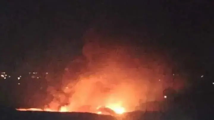 כלי טיס בלתי מזוהים תקפו את שדה התעופה הצבאי מאזה שליד דמשק, סוריה. דצמבר 2016 כלי טיס בלתי מזוהים תקפו את שדה התעופה הצבאי מאזה שליד דמשק, סוריה. דצמבר 2016
