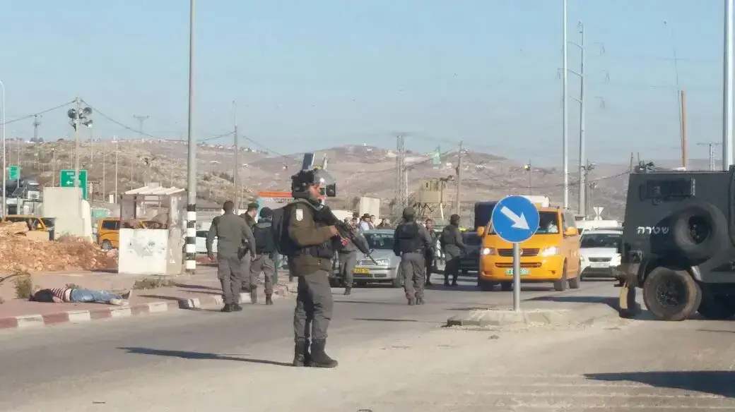זירת ניסיון פיגוע הדקירה בצומת תפוח. 8 בדצמבר 2016 זירת ניסיון פיגוע הדקירה בצומת תפוח. 8 בדצמבר 2016