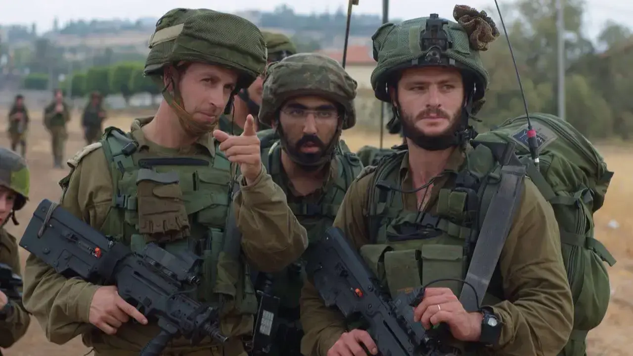 מג"ד גד"סר גבעתי סא"ל ניר בן-חמו (משמאל) מג"ד גד"סר גבעתי סא"ל ניר בן-חמו (משמאל)
