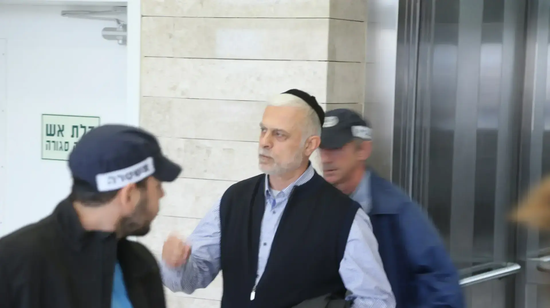 ח"כ לשעבר אמנון כהן, בית משפט מחוזי לוד. 8 בדצמבר 2016 ח"כ לשעבר אמנון כהן, בית משפט מחוזי לוד. 8 בדצמבר 2016
