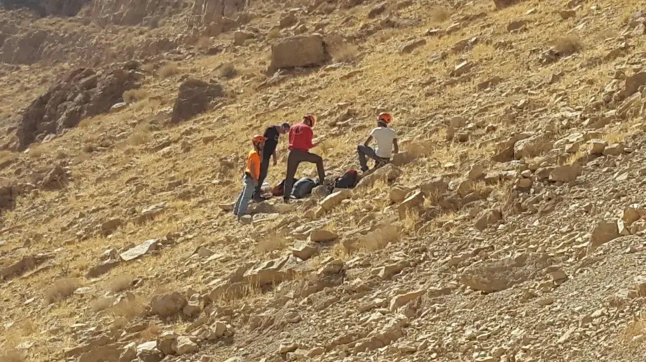 גבר נהרג ובנו נפצע קשה בנפילה מצוק בנחל צאלים שבנגב, 9 דצמבר 2016 גבר נהרג ובנו נפצע קשה בנפילה מצוק בנחל צאלים שבנגב, 9 דצמבר 2016