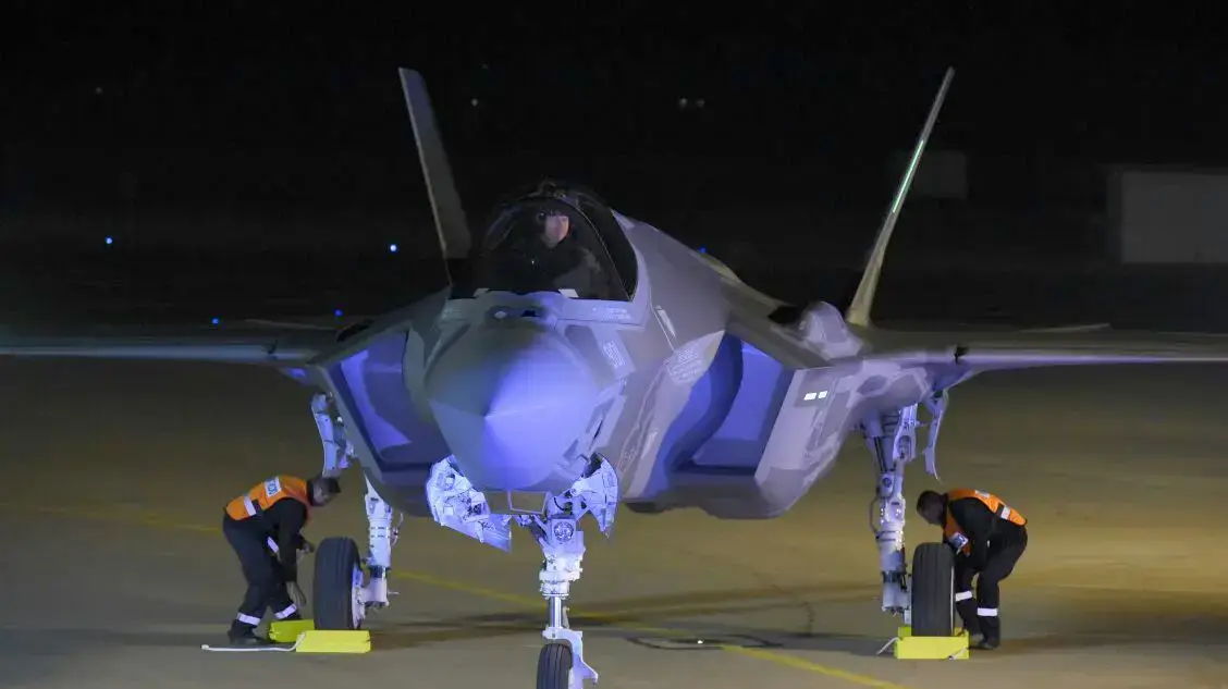 מטוס ה-F-35 בבסיס נבטים, 12 בדצמבר 2016 מטוס ה-F-35 בבסיס נבטים, 12 בדצמבר 2016