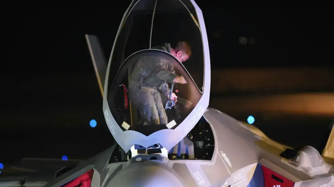 מטוס ה-F-35 בבסיס נבטים, 12 בדצמבר 2016 מטוס ה-F-35 בבסיס נבטים, 12 בדצמבר 2016