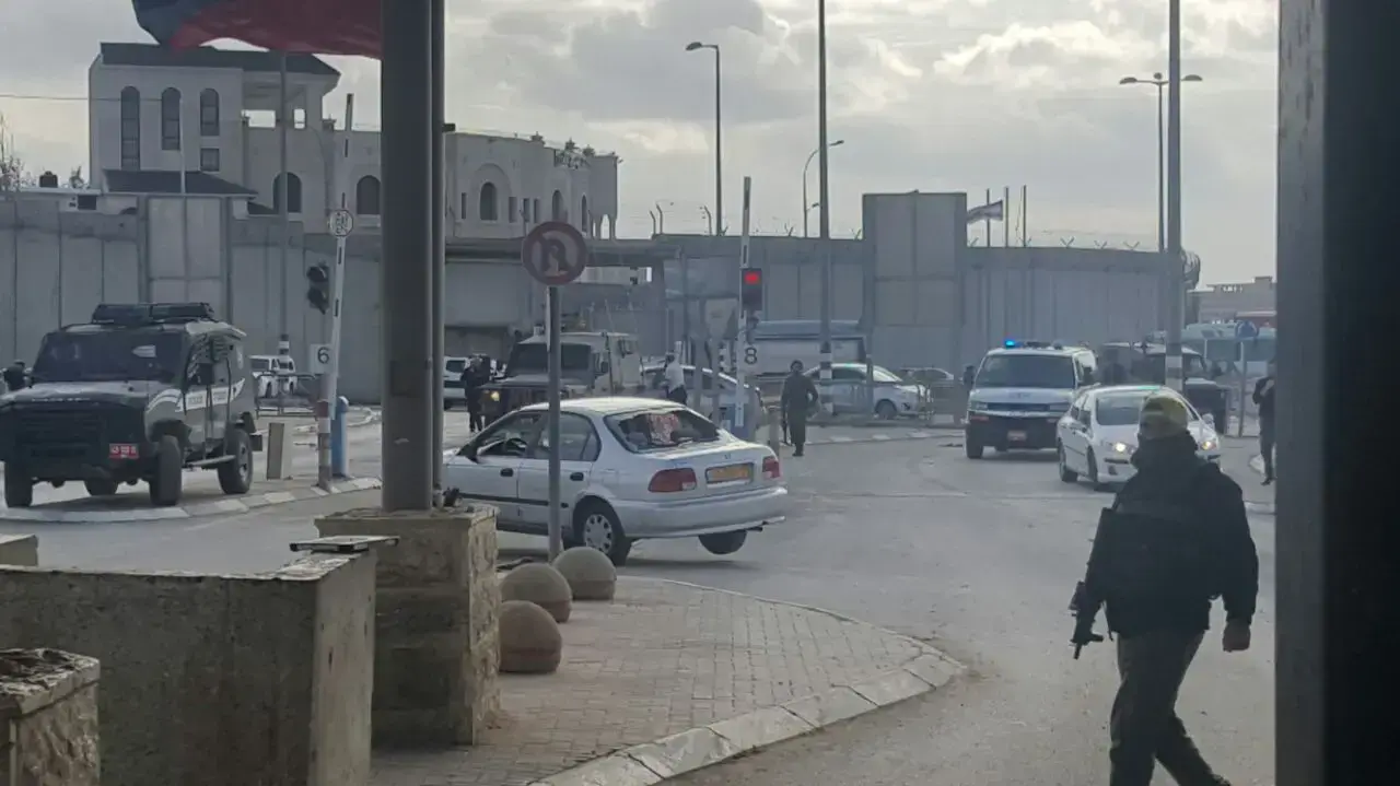 מחסום קלנדיה לאחר ניסיון פיגוע דריסה, 13 בדצמבר 2016 מחסום קלנדיה לאחר ניסיון פיגוע דריסה, 13 בדצמבר 2016