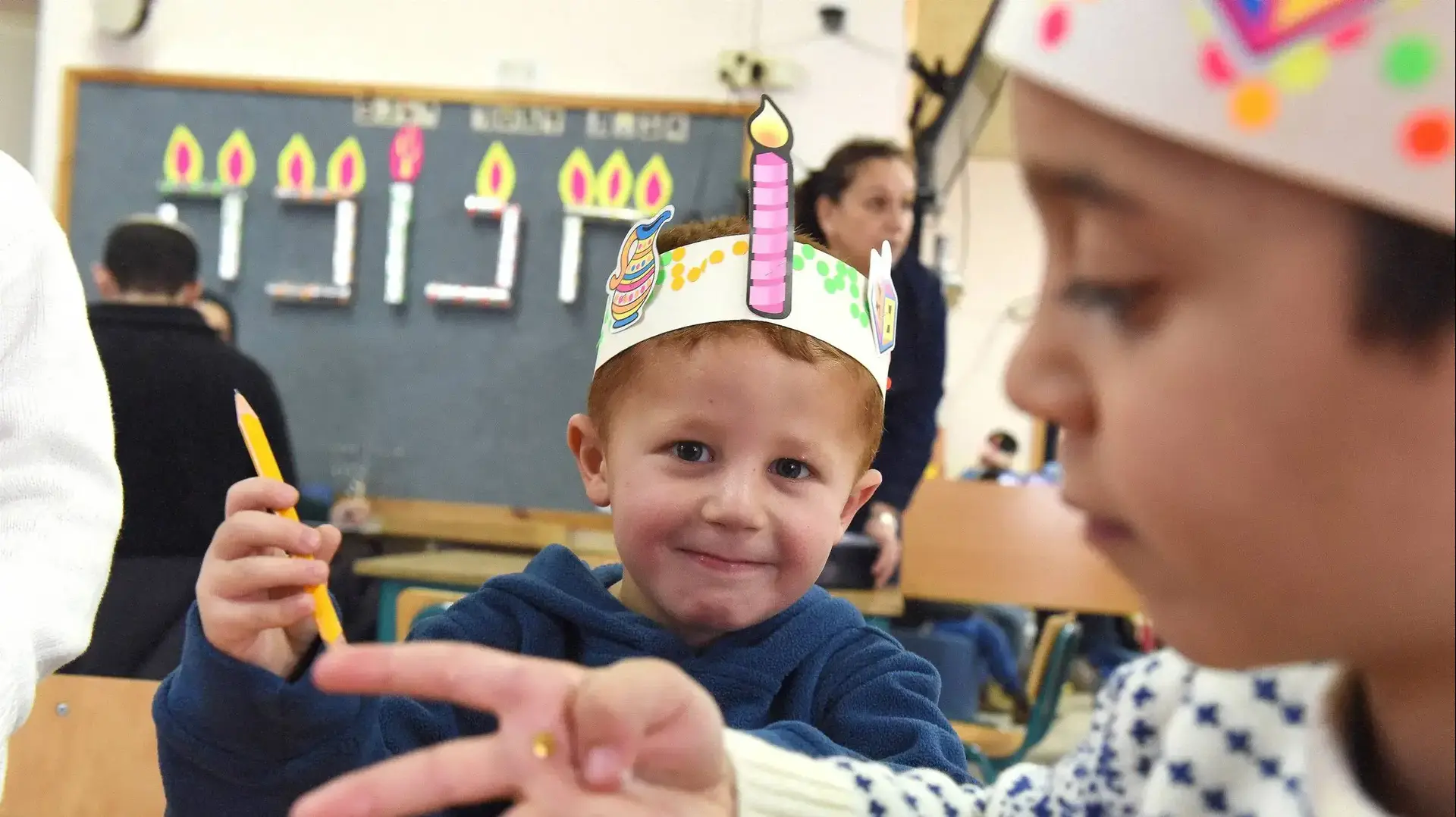 חוגגים את חג החנוכה בגן "שקד", אריאל. דצמבר 2016 חוגגים את חג החנוכה בגן "שקד", אריאל. דצמבר 2016