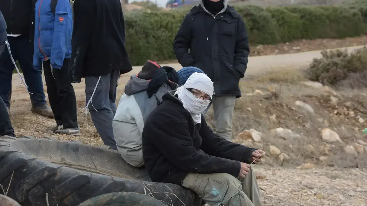 נערכים לקראת פינוי מאחז עמונה. דצמבר 2016 נערכים לקראת פינוי מאחז עמונה. דצמבר 2016