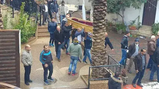 הלווייתה של פרידה מחמוד סאלח פרע?אל-אגבאריה מאום אל פאחם, שנהרגה בתאונת דרכים בכביש 6 הלווייתה של פרידה מחמוד סאלח פרע?אל-אגבאריה מאום אל פאחם, שנהרגה בתאונת דרכים בכביש 6