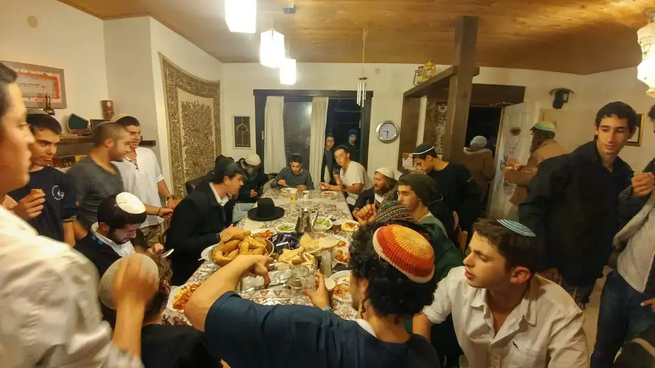תושבי עמונה ופעילים נערכים לפינוי תושבי עמונה ופעילים נערכים לפינוי