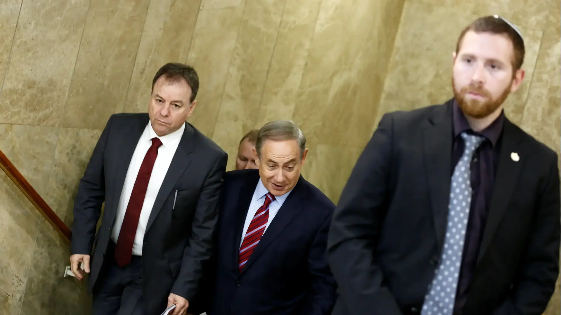 ראש הממשלה בנימין נתניהו בישיבת הממשלה הבוקר בירושלים, 18 בדצמבר 2016 ראש הממשלה בנימין נתניהו בישיבת הממשלה הבוקר בירושלים, 18 בדצמבר 2016