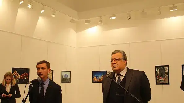 זירת ניסיון ההתנקשות בשגריר רוסיה בטורקיה, אנדריי קרלוב, אנקרה, דצמבר 2016 זירת ניסיון ההתנקשות בשגריר רוסיה בטורקיה, אנדריי קרלוב, אנקרה, דצמבר 2016