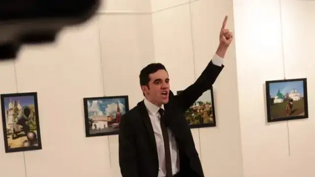 זירת ניסיון ההתנקשות בשגריר רוסיה בטורקיה, אנדריי קרלוב, אנקרה, דצמבר 2016 זירת ניסיון ההתנקשות בשגריר רוסיה בטורקיה, אנדריי קרלוב, אנקרה, דצמבר 2016