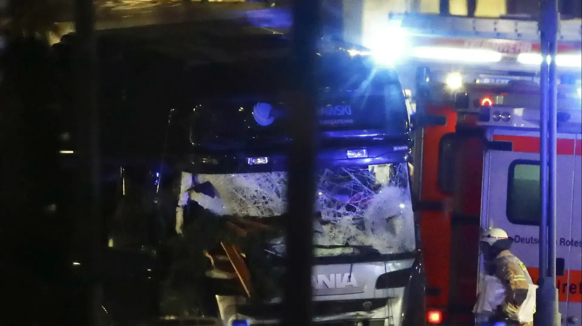 משאית דרסה אנשים בתוך שוק הומה אדם בברלין, 19 בדצמבר 2016 משאית דרסה אנשים בתוך שוק הומה אדם בברלין, 19 בדצמבר 2016