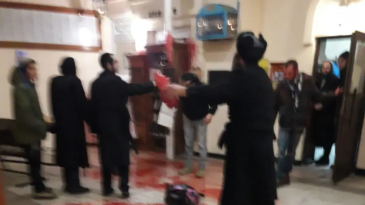 השחתת קבר רבי נחמן מברסלב באומן שבאוקראינה 21 דצמבר 2016 השחתת קבר רבי נחמן מברסלב באומן שבאוקראינה 21 דצמבר 2016