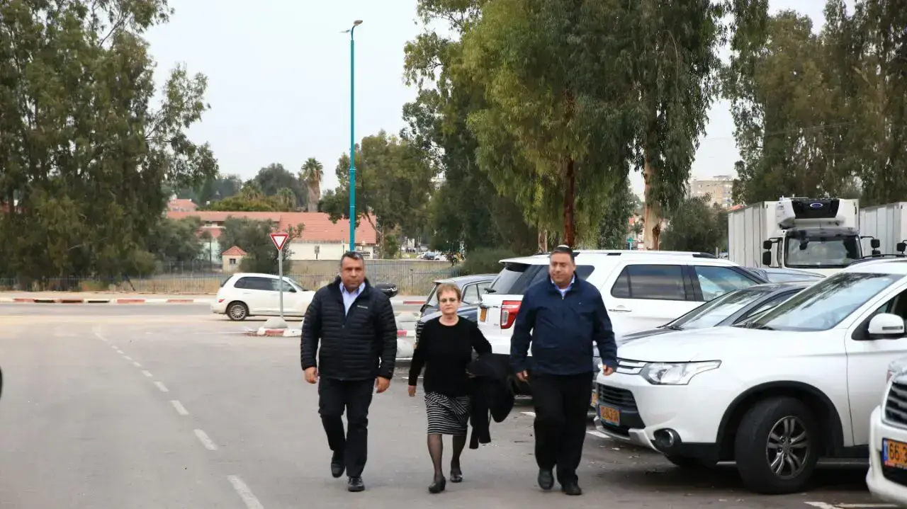 משה קצב משתחרר מכלא מעשיהו בלווית אישתו ושני אחיו, 21 בדצמבר 2016 משה קצב משתחרר מכלא מעשיהו בלווית אישתו ושני אחיו, 21 בדצמבר 2016