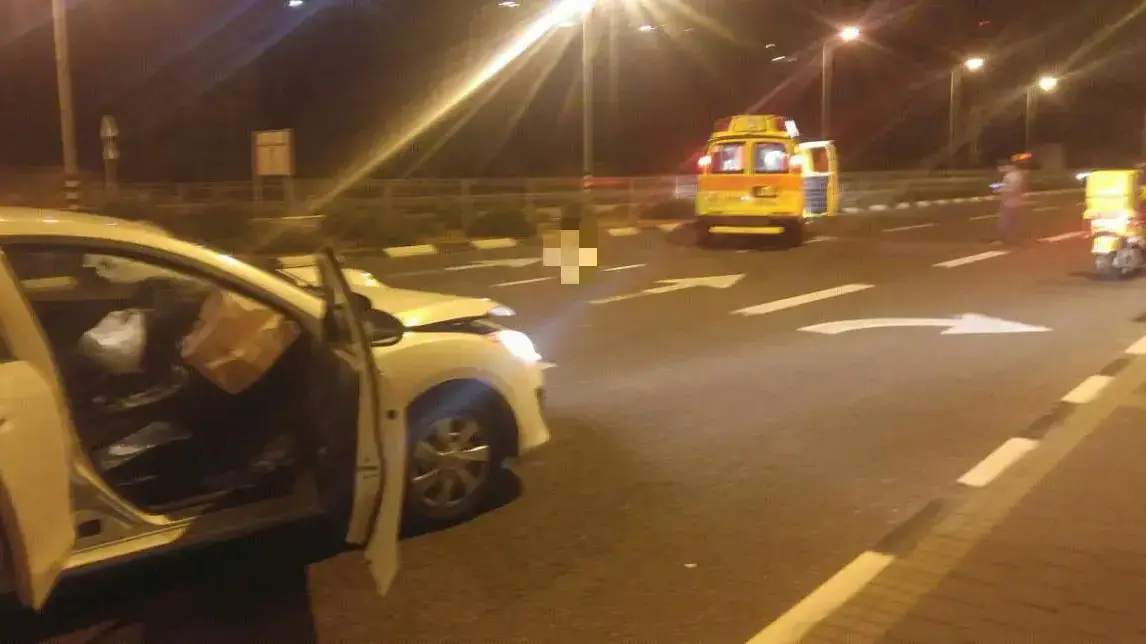 הולכת רגל בת 50 נהרגה בתאונת דרכים בכביש 4, מדרום לצומת פורדיס, 21 בדצמבר 2016