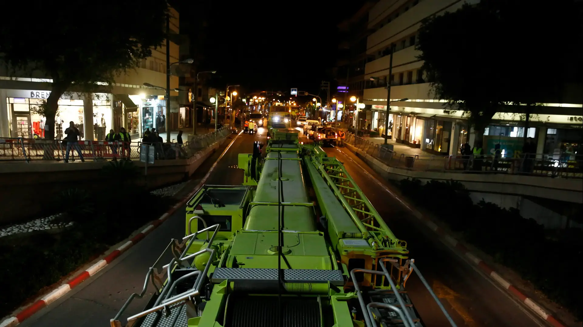הריסת המזרקה בכיכר דיזנגוף בתל אביב, 22 בדצמבר 2016 הריסת המזרקה בכיכר דיזנגוף בתל אביב, 22 בדצמבר 2016