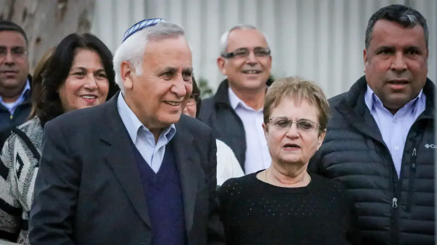 הנשיא לשעבר והאנס המורשע משה קצב משתחרר מכלא מעשיהו, 21 בדצמבר 2016 הנשיא לשעבר והאנס המורשע משה קצב משתחרר מכלא מעשיהו, 21 בדצמבר 2016